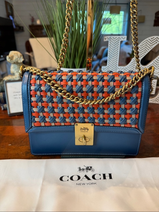 Coach Handbags - Coach Hutton Shoulder Bag